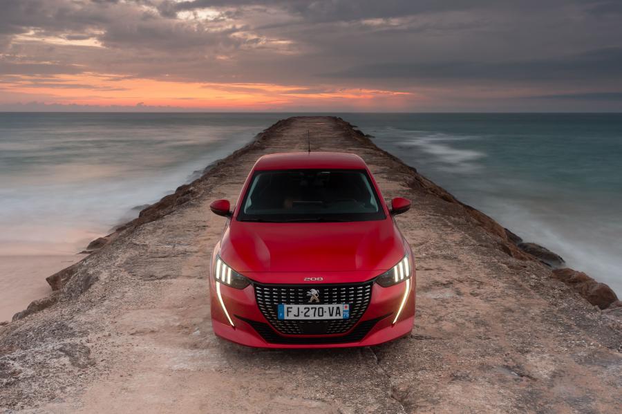  Peugeot 208 2019 года  (WW) (фото 18 из 41)